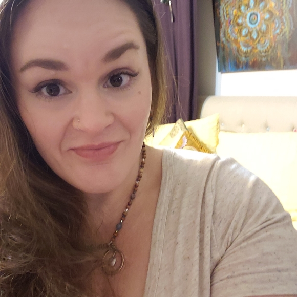 Meet your Posher, Emily - Picture 5 of 9